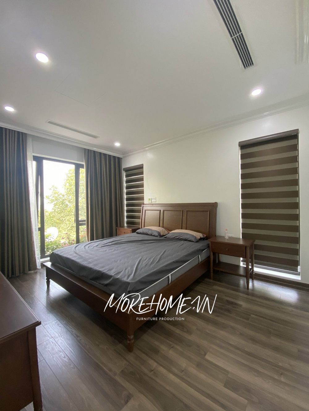 .
Giường ngủ có chân phong cách địa trung hải gỗ tự nhiên sẽ giúp gia chủ có những giấc ngủ ngon và thể hiện được gu thẩm mỹ của mình.